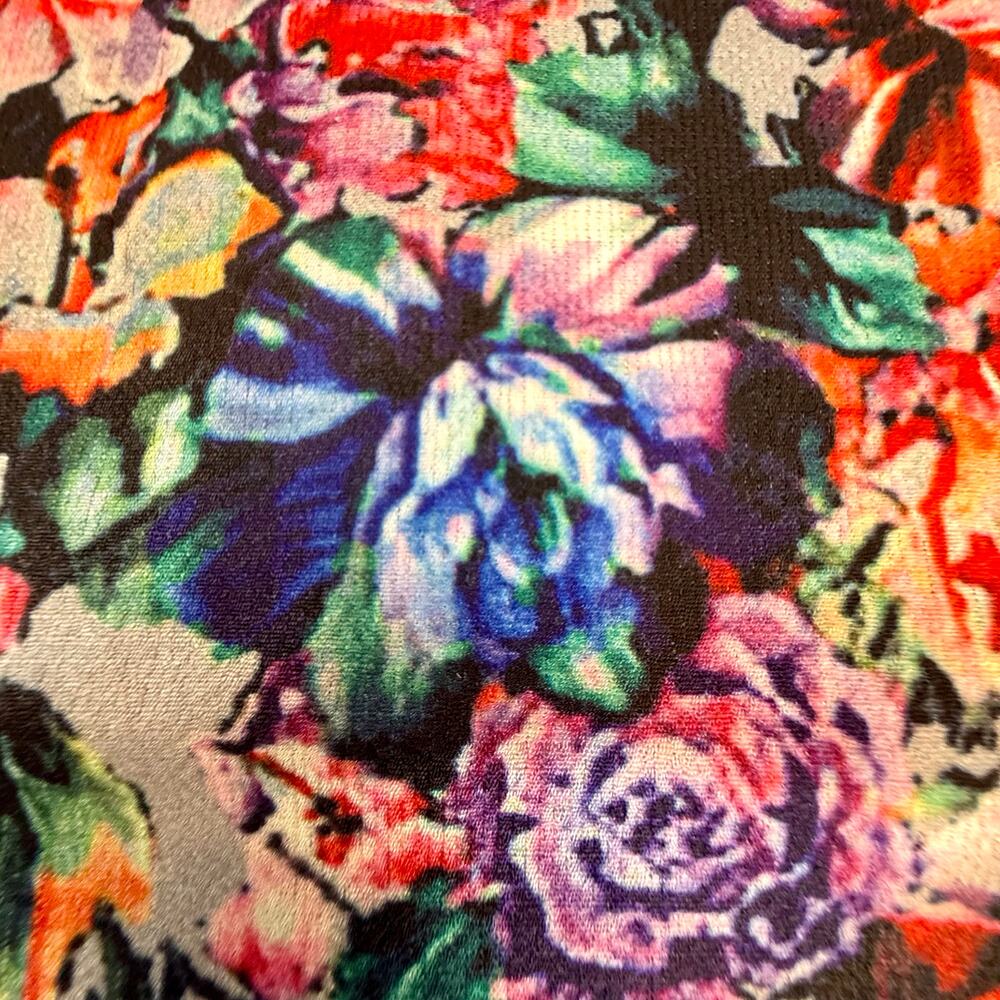 NIB Grey Background Floral Print Short Sleeve Popover Top Lightweight Round Neck - Picture 4 of 16